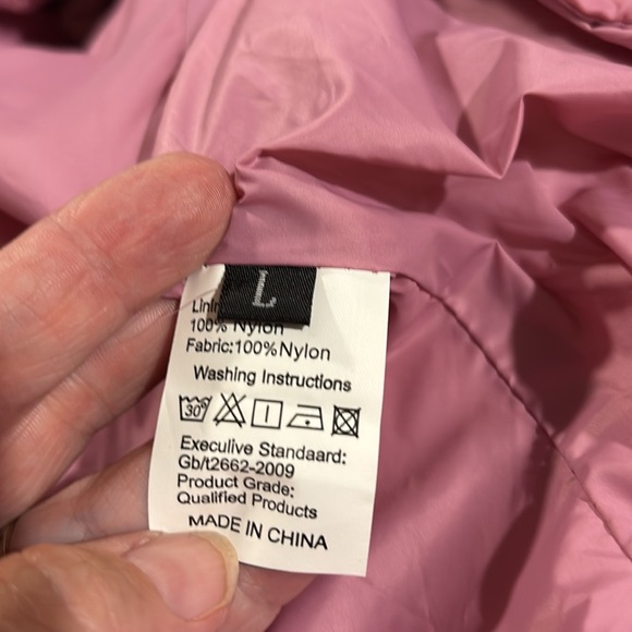 Large women's heated vest Pink puffer vest USB power bank needed - Picture 5 of 6